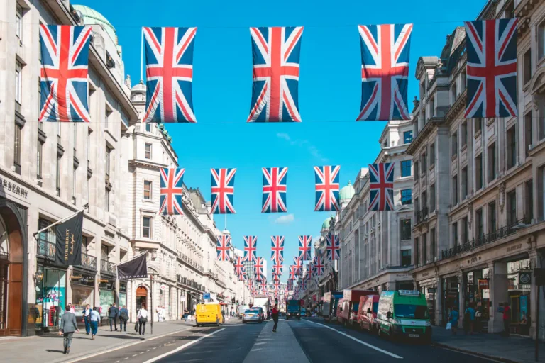 Straßenszene in Großbritannien als Symbol für den Carrom Eurocup 2019