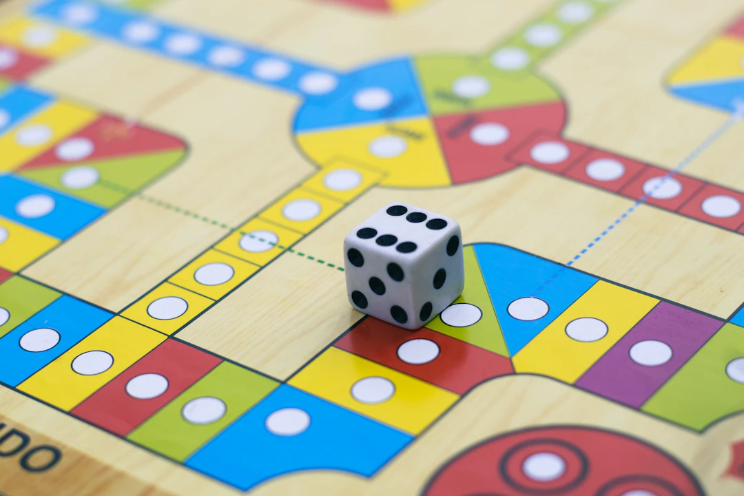 Klassisches Brettspiel als Motiv für einfache Regeln mit spielerischem Tiefgang
